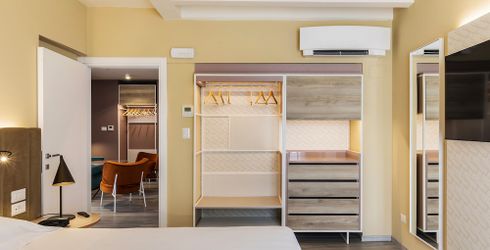 hotel room image