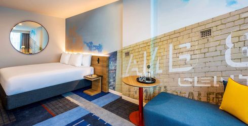 hotel room image