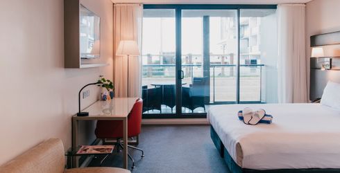 hotel room image