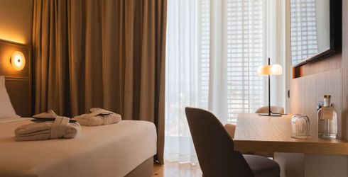 hotel room image