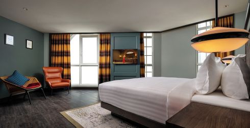 hotel room image