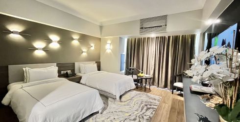 hotel room image
