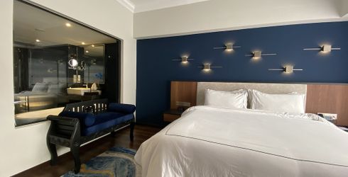 hotel room image