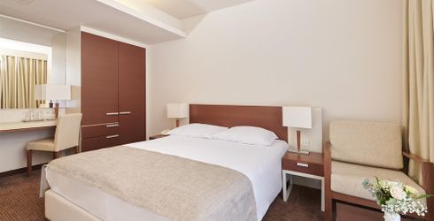 hotel room image