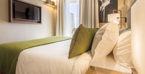 hotel room image