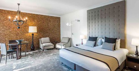 hotel room image