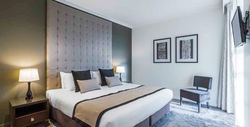 hotel room image