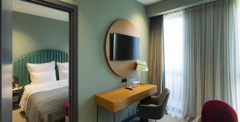 hotel room image