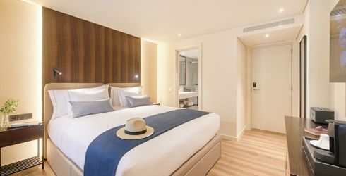 hotel room image