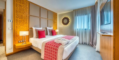 hotel room image