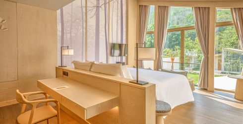 hotel room image