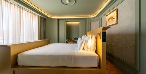 hotel room image