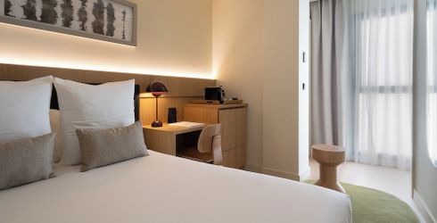 hotel room image