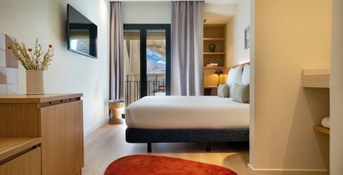 hotel room image