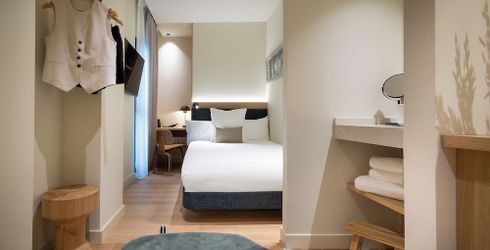 hotel room image