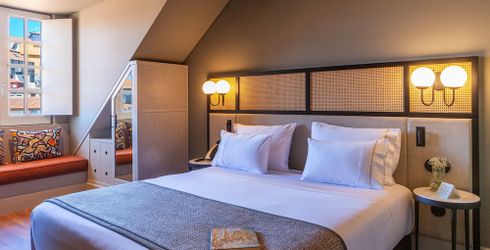 hotel room image