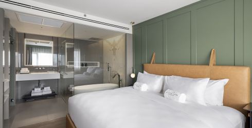 hotel room image