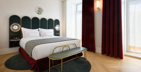 hotel room image