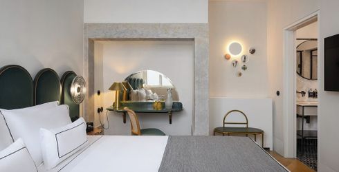 hotel room image