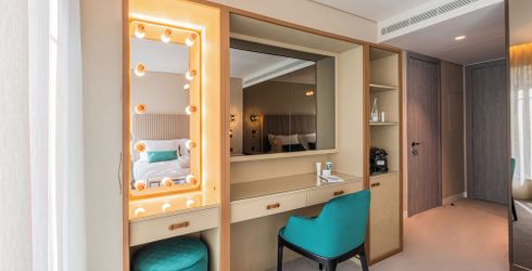 hotel room image