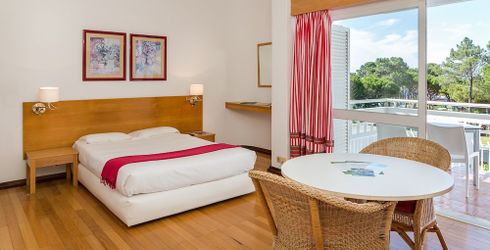 hotel room image