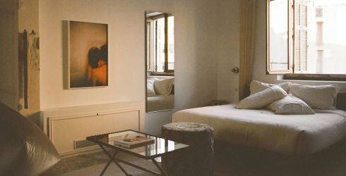 hotel room image