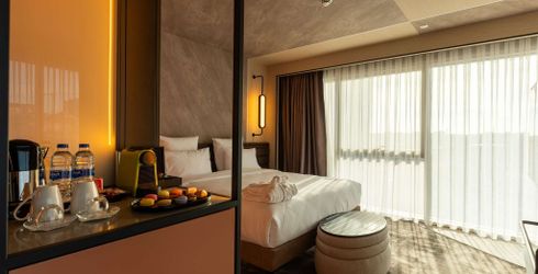 hotel room image