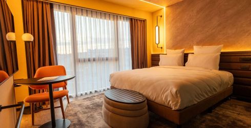 hotel room image