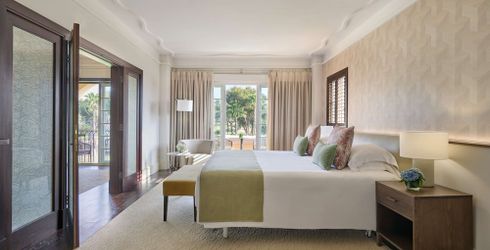 hotel room image