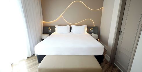 hotel room image