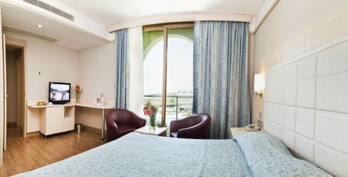hotel room image