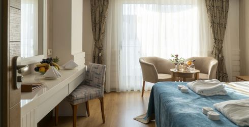 hotel room image