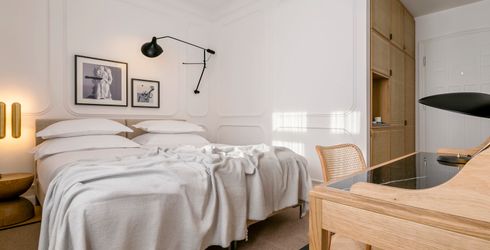 hotel room image