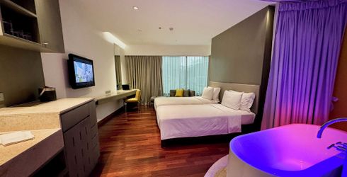 hotel room image