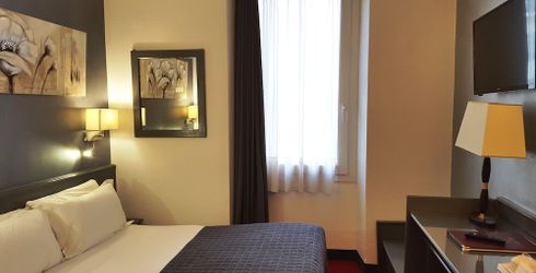 hotel room image