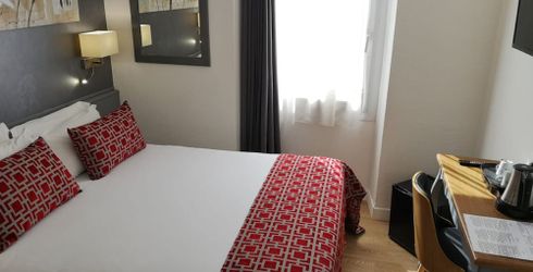 hotel room image
