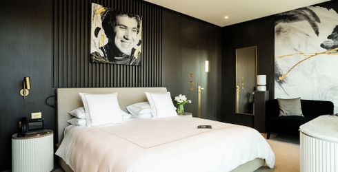 hotel room image