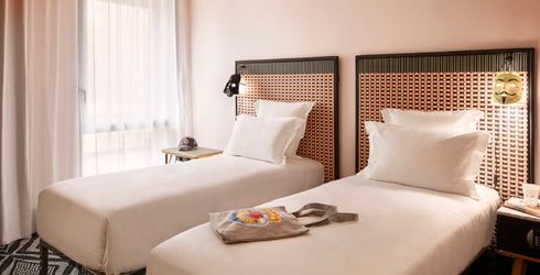 hotel room image