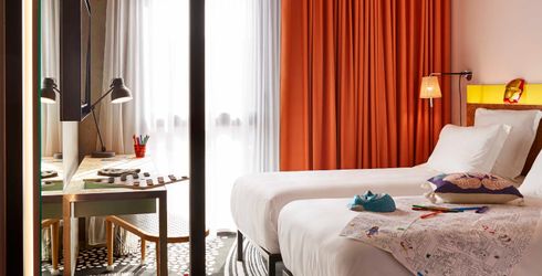 hotel room image