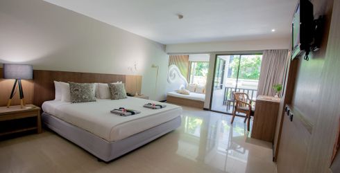 hotel room image