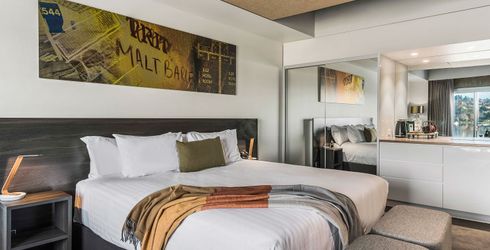 hotel room image