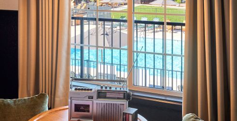 hotel room image