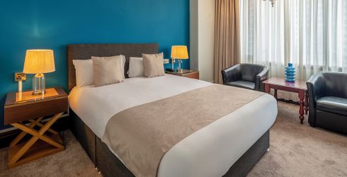 hotel room image