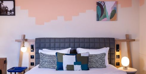 hotel room image