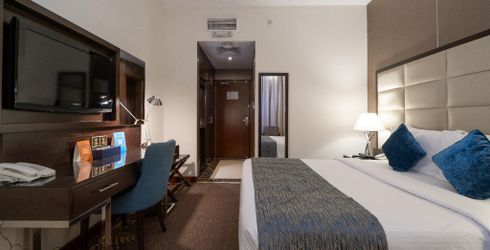 hotel room image