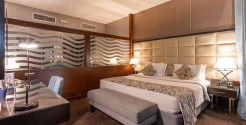 hotel room image
