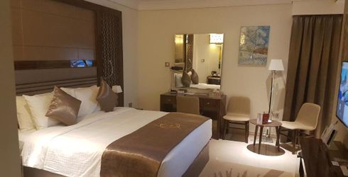 hotel room image