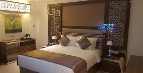 hotel room image