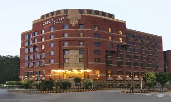 Four Points By Sheraton Lahore hotel in Лахор
