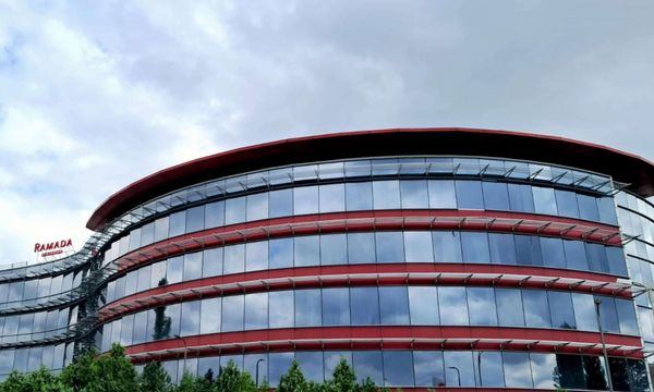 Ramada By Wyndham Bucharest Otopeni Airport hotel in Bucarest